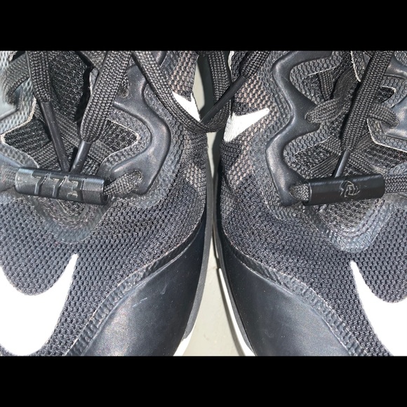 nike men’s basketball shoes - Picture 5 of 6